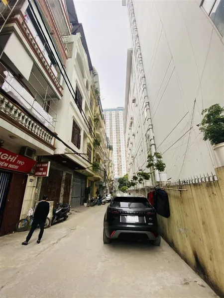Hơn 13 tỷ có nhà yên hòa, cg, 65m2 x 4t, dân xây, 2 thoáng, mt 7.3m, hđ cho thuê 30tr/ tháng