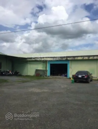 Cần bán 2000m2 đất xưởng + 300m2 thổ + đất kho bãi. tổng dt 5,769m2. cách ql 53 300m