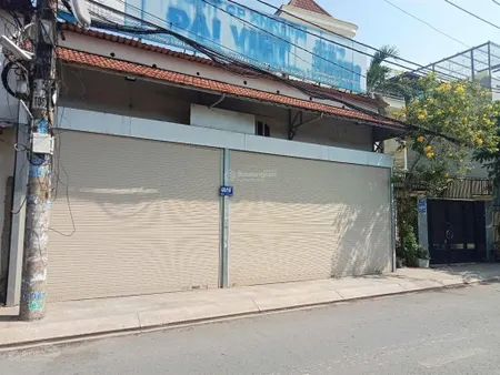 Bán xưởng mt đường 10m 8x24m gần phan văn hớn kcn vĩnh lộc chợ bà điểm khu sầm uất 5.x tỷ