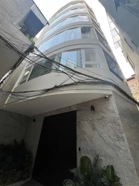 Bán nhà đê la thành đống đa dt 74m x 7t xmt 7m giá 25 tỷ có thương lượng