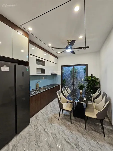 Thật đáng đồng tiền, 50m hai thoáng, đường ô tô, full nội thất xịn, ô tô chờ thang máy tại sài đồng