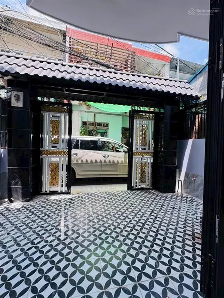 Nhanh tay chớp ngay nhà đẹp. thiết kế hiện đại, sang trọng. xách vali vào là ở ngay