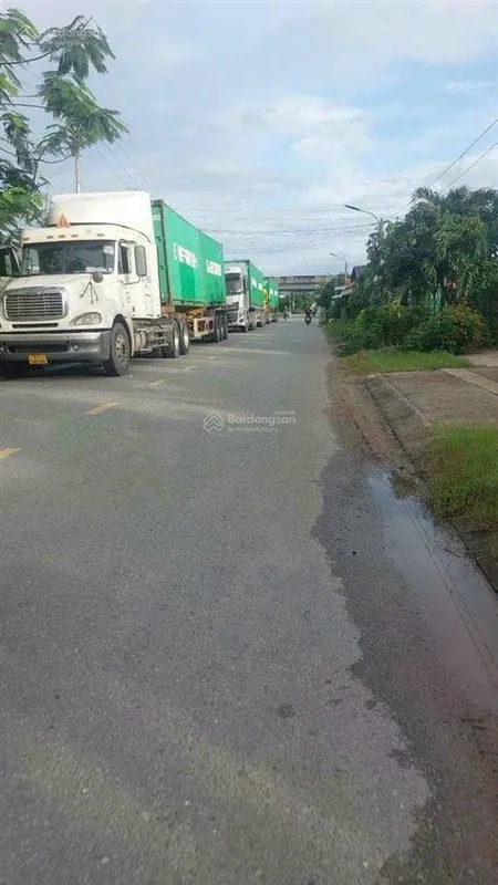 Hàng xây kho xưởng đường continer 4500m2 (thổ cư 2500m2, còn lại lúa) mỹ yên, sát bình chánh