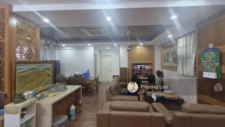 Chính chủ bán căn hộ chung cư 335 cầu giấy. dt 125m2 3pn, 2vs full nội thất mới đẹp, giá 8.6 tỷ