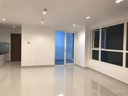 Bán căn hộ sky center căn góc 58m2 = 3.490 tỷ bao thuế phí sang tên, cam kết không đăng giá ảo