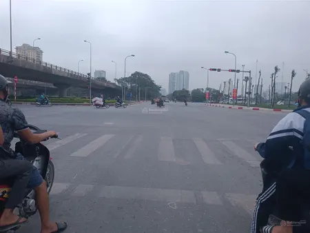 Đất dương nội, ô tô vào nhà, đường thông. đi 50m ra phố la nội. trước nhà thoáng vĩnh viễn