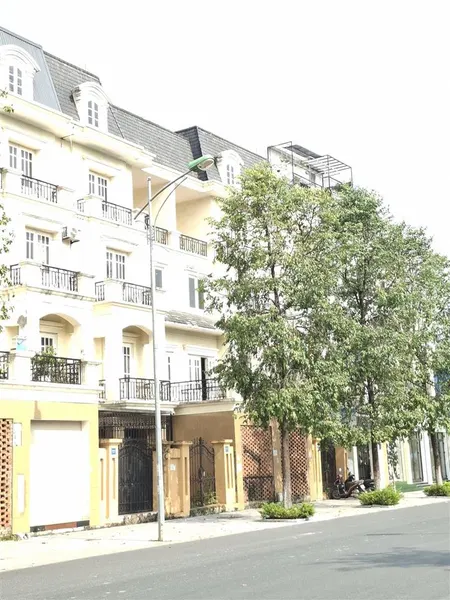 Bán liền kề lideco , dt 84m , mặt tiền 7m, hai mặt đường , mặt trước đường 24m , giá 17 tỷ