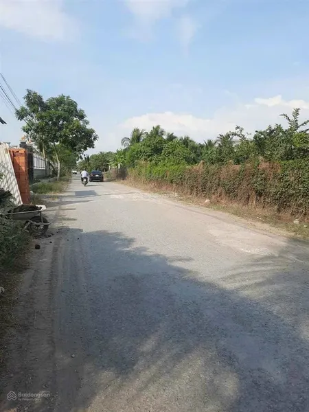 Cần vốn làm ăn bán lô đất ngang 10m dài 25m (250m2) xã hòa phú, củ chi. giá 1tỷ4 tl