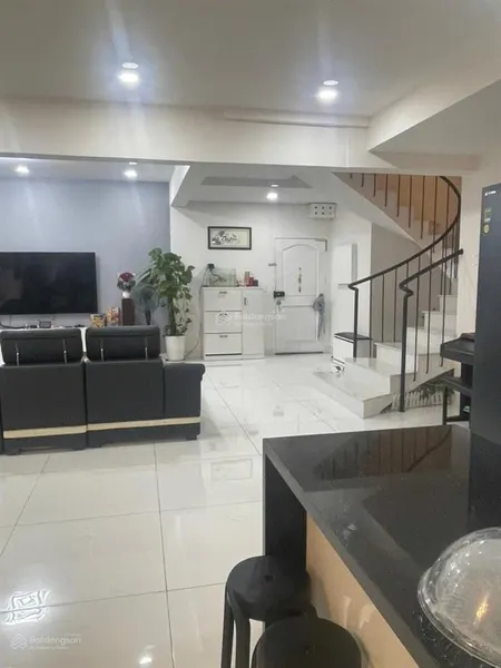 Chính chủ cần bán gấp penhouse sky 1, 2 tầng + sân thượng giá tốt nhất khu 45tr/m2 257m2 sử dụng