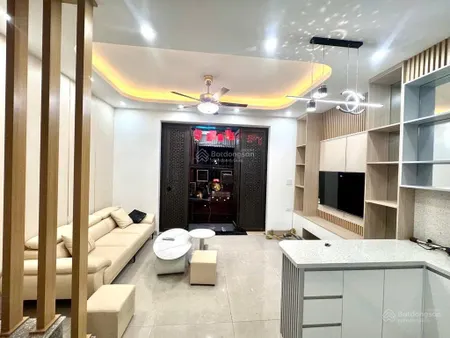 Bán nhà lĩnh nam 45m x 5t x nhỉnh 6 tỷ. gần ô tô.