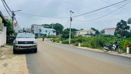 Bán 110m đất thổ cư , cạnh ủy ban xã hòa sơn giá 1.35 tỷ