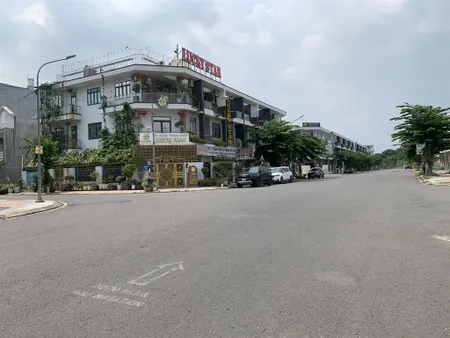 Cần bán gấp lô đất tđc đường f6 phường bửu long. dt 80m2, chưa thuế, giá bán 2,1 tỷ