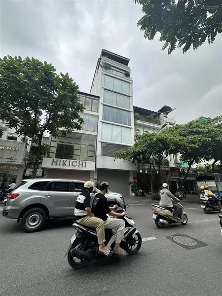 Mặt phố huế dt 186m2 4t mt 5.5m giá chỉ 99 tỷ. vỉa hè 5m phù hợp xây khách sạn và building