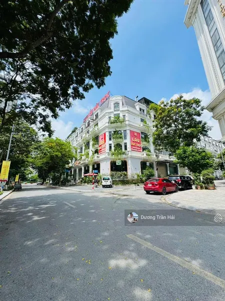 Bán đất phố duy tân 150m2 ô tô tránh vỉa hè view vườn hoa gần quận ủy cầu giấy