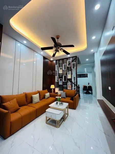 Bán gấp nhà 2 thoáng tô hiệu, hà đông 37m² chỉ 8,65 tỷ gần ngã tư lê lợi chợ hđ 0924 736 ***