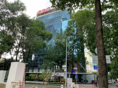 Cần chuyển nhượng tòa nhà góc 2 mt nguyễn đình chiểu, q3. dt 27x43m, 2 hầm, 15 tầng