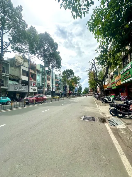 SIÊU NÓNG - QUẬN 10 - NGÃ BẢY LÝ THÁI TỔ, 60m2, hẻm 4m, 3s ra mặt tiền KD sầm uất.