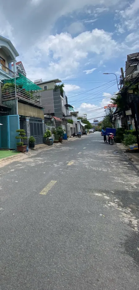 Bán nhà Mt đường số 17 . Đường Lê thị Hoa . 7x22