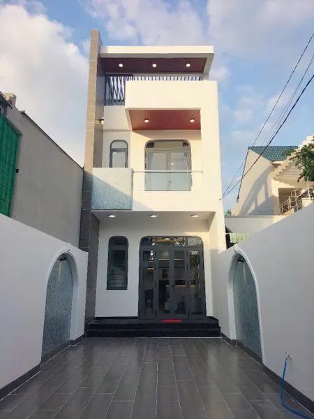 Nhà trệt lầu mới đẹp Phú Hoà (phường Phú Lợi-TP.HCM) nhựa oto thông vị trí trung tâm đẹp giá còn thương lượng