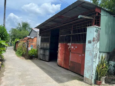 Nhà kho hơn 300m2 - Giá : 6.5 Tỷ (~20triệu/m2) 1/ Đường xe hơi Tân Xuân 1, Hóc Môn