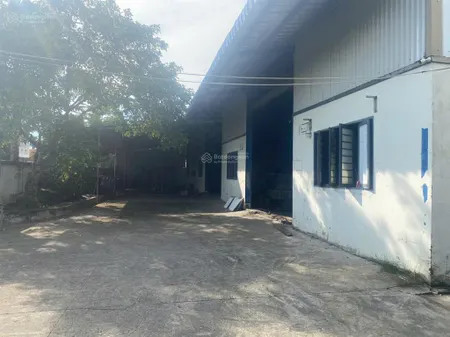 Bán xưởng 4200m2 gần tỉnh lộ 823, đức hòa, có sẵn kho xưởng kinh doanh tốt. giá 40 tỷ thương lượng