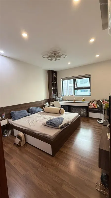 Mưới cần bán căn hộ toà v4 home city 177 trung kính