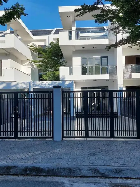 Bán căn biệt thự liền kề khu dân cư la maison cần giờ. dt 260m2 1 trệt 2 lầu đã hoàn thiện giá 13tỷ