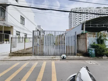68tr/m2 lô góc 230m2 ngang bề thế 7.5 đường nhựa thông cách metro 3p di chuyển