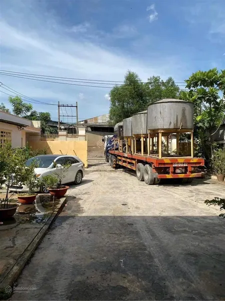Bán đất sẵn xưởng(đang cho thuê 35tr/th) tân hiệp, hóc môn, đường xe lớn, dt 3800m2, giá 6.1tr/m2