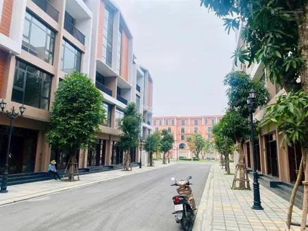 Bán căn xẻ khe 91 m2 sổ lâu dài, mặt tiền 7m , view trực diện công viên , vườn hoa , số lượng ít.