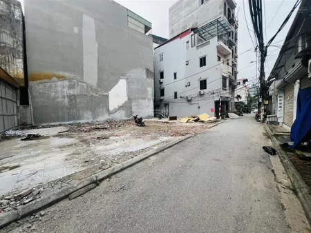 Sài đồng mt 10,5m mảnh đất có nhà cho nhà đầu tư hoặc xây 7t 2 ô tô tránh. đang cho thuê dòng tiền