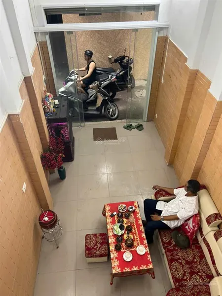Bán nhà đẹp trung tâm đống đa khâm thiên, góc 2 mặt tiền, 2.5 tầng