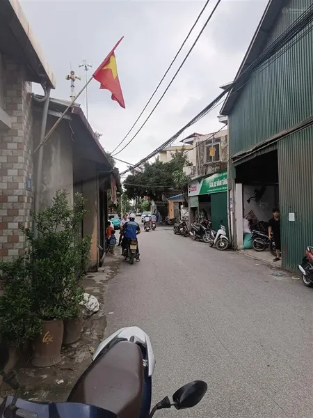 Đất đẹp gần xuân phương giá hợp lý dành cho khách hàng xây ccmn, ô tô lùi tận cửa, 20m ô tô tránh