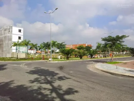 Kdc mới chánh phú hòa 100m2 ngay sát kdt thịnh gia mặt đường 605 kinh doanh mua bán full thổ cư shr