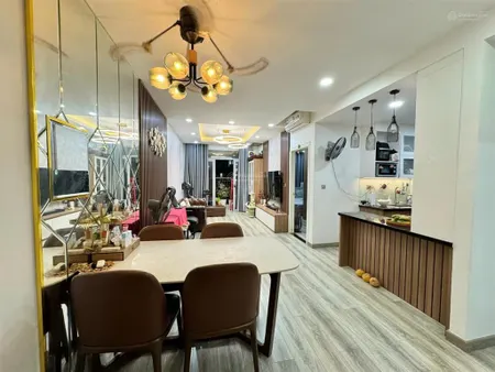 Bán căn 2pn, luxgarden, full nội thất, sổ hồng, 3 tỷ1 (tl). 0978 272 *** có zalo