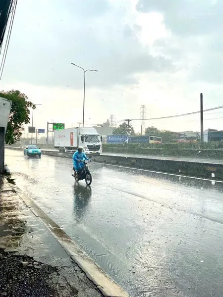 Nhà xưởng mặt tiền đường quốc lộ 1a, phường thạnh lộc, q12, dt 279.5m 2(17.2x16)