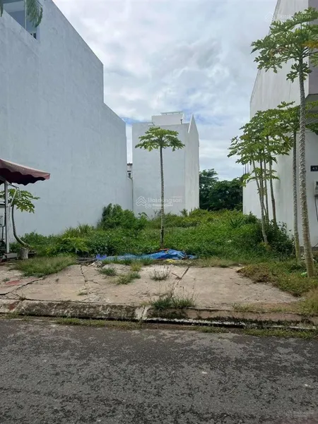 Chào thượng đế, lô đất ngay nguyễn hữu trí chợ đệm bình chánh giá chỉ 1,75tỷ ....chủ ngộp bank.