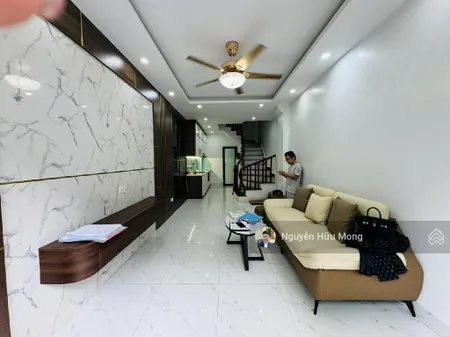 Chỉ nhỉnh 7 tỷ nhà giáp bát, hoàng mai 41m2, 5 tầng, mt 4.5m ngõ thông gần ô tô