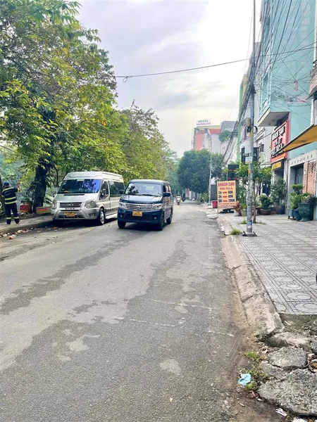 Giảm 1 tỷ hẻm xe hơi thông bùi đình túy