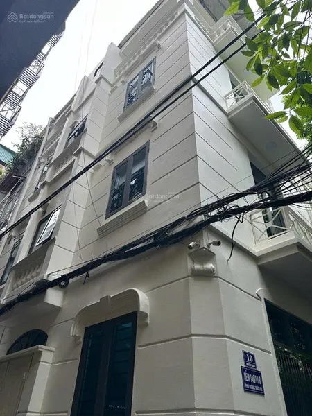 Cần bán mặt phố cù chính lan dt 30 m 4 tầng nhà vỉa hè rộng kinh doanh sầm uất ô tô tránh