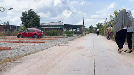 Bán đất tại đt 823d, liền kề vingroup 197ha .1,3 tỷ, 168m2 full thổ