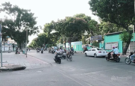 Bán biệt thự, villa, hiếm ngang 8m đường rộng 10m, 150m2,trường sơn, cửu long,hầm 5 tầng, p15, q10