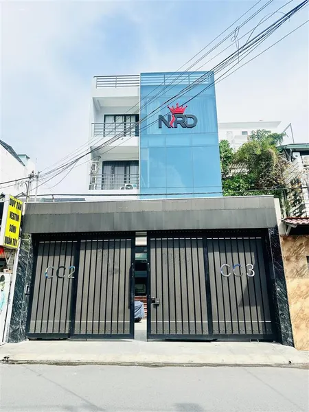 Toà nhà mt trường sơn, p15, quận 10. dt 8x25m vuông vức hầm + trệt + 2 lầu. giá 80 tỷ tl
