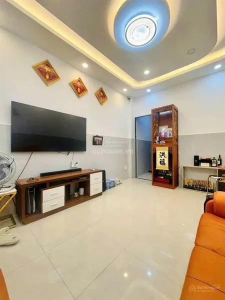 Nhà hxh huỳnh văn bánh, p13, pn. dt 3.5x14m, 4 tầng