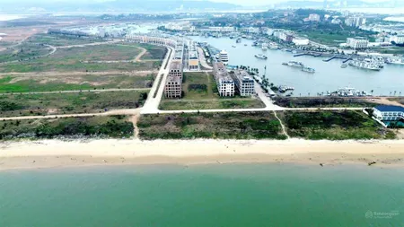 Bán nhà da marina tuần châu 2 bước chân tới bãi tắm, một bước đến bến du thuyền