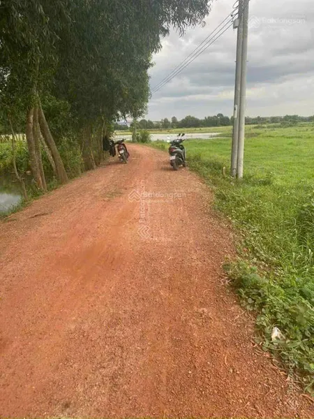 Bán lô đất làm nhà nghỉ dưỡng 615m2 thổ cư 160m2, giá bán 3 tỷ 1