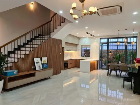 Bán căn lavila giai đoạn 1 diện tích 6x17.6 105.6m2 full nội thất giá 13.5 tỷ tl. gọi 0989 866 ***