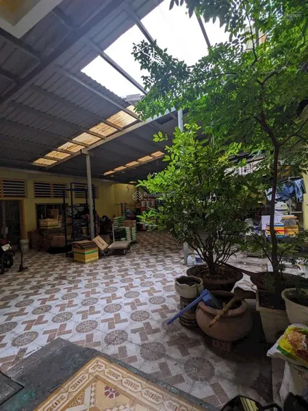 Giảm nhanh 10 tỷ còn 35 tỷ nhà mt kinh dương vương, q6 dt đất 304m2 dtsd 608m2 bến xe mt