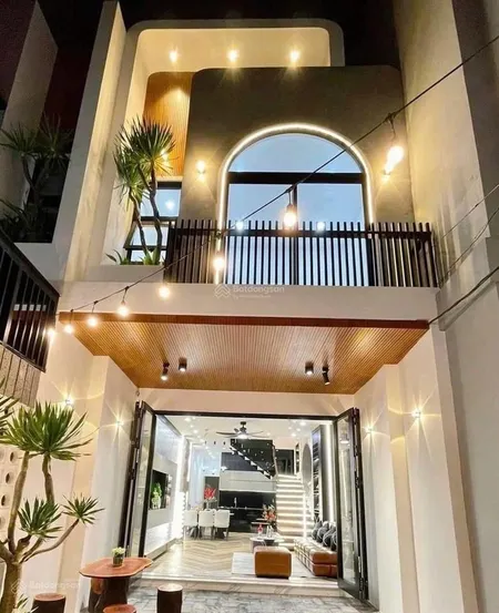 Chủ lỗ vốn kinh doanh bán gấp giá 2tỷ5 quay đầu, tại quận 6. dt 58.5m2, shr, hđtcao 14triệu/1tháng.