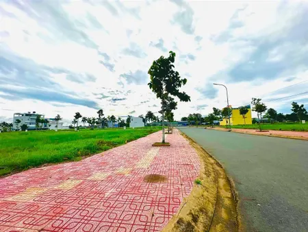 Đất đẹp trung tâm thủ thừa 100m2 thổ cư đường xe hơi giá tốt cho người chốt nhanh